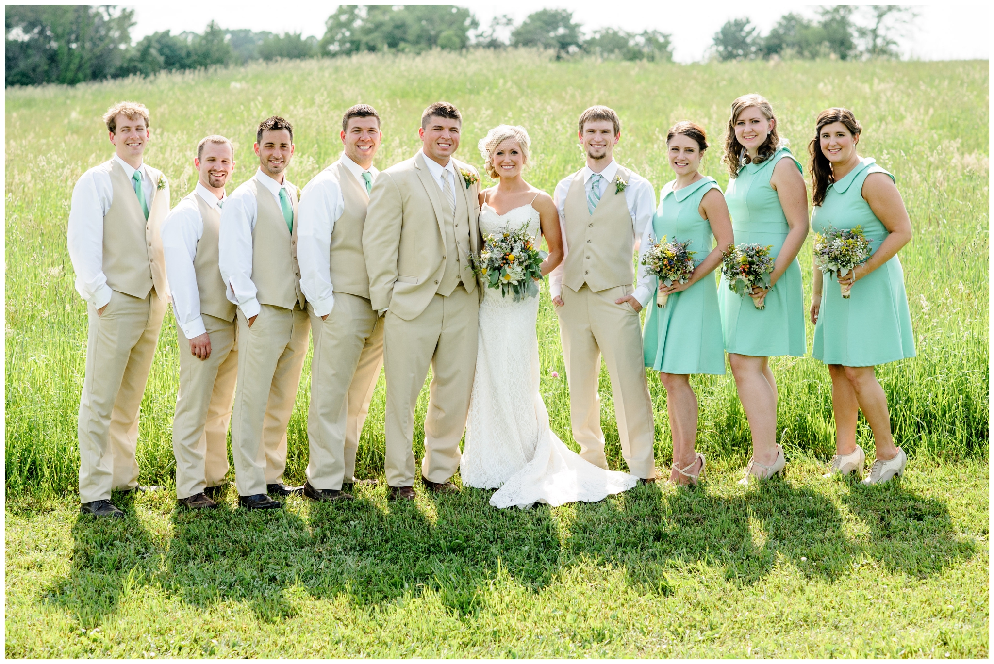 white barn wedding photogaphy