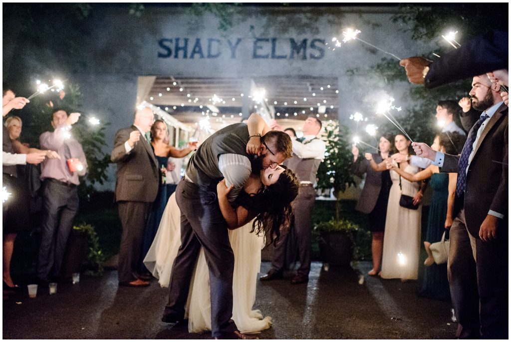 KR-shady-elms-farm-wedding-photos-201