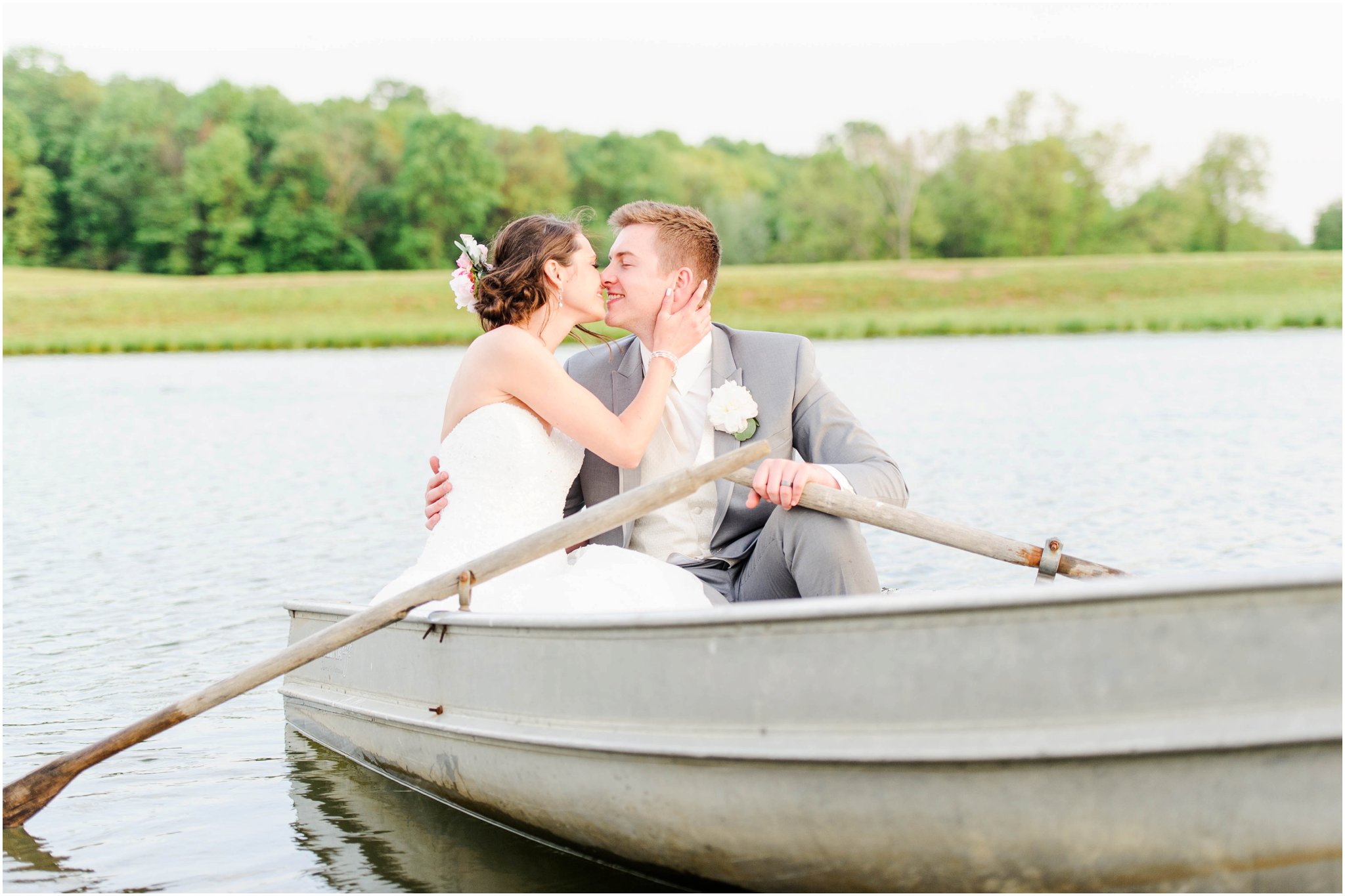 boat wedding photos